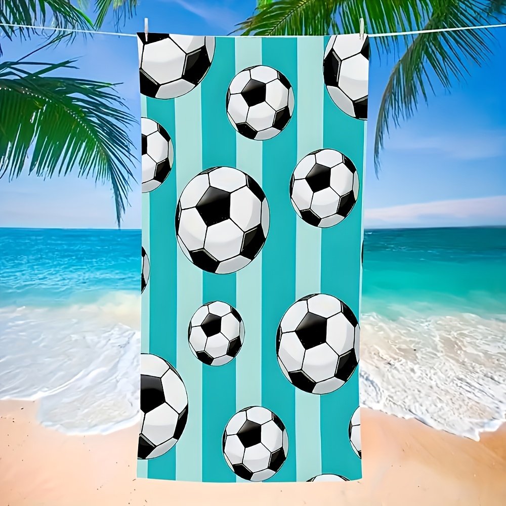 파란색 배경에 축구공이 있는 초대형 마이크로파이버 비치 - Beach Towel Large 리뷰 및 가격